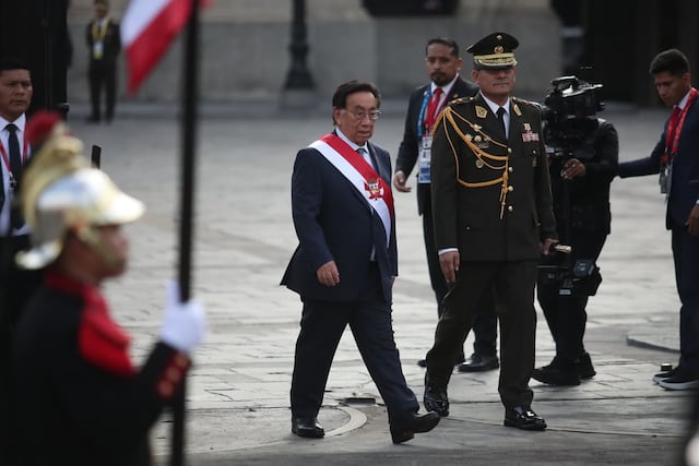 José María Balcázar salió de Palacio de Gobierno rumbo a la Catedral de Lima para participar en la misa y tedeum por Fiestas Patrias.