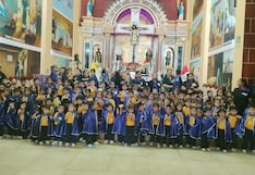 Niños de Pisco llegan al templo Belén para visitar al Señor de La Agonía