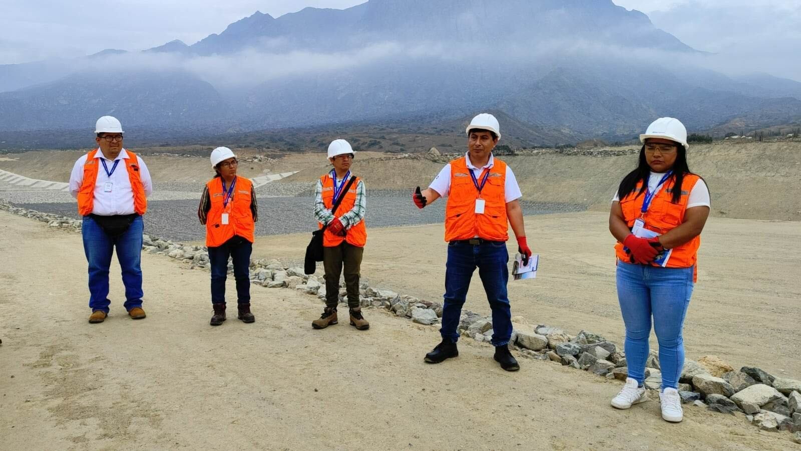 Junto a gerentes y vecinos constataron in situ que la obra tiene un avance del 90% y será entregada en el mes de marzo de este año. Megaobra salvaguardará la vida de más de 45 mil habitantes.