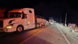 Tacna: Bus que iba a Puno choca contra tráiler boliviano y dos pasajeras mueren