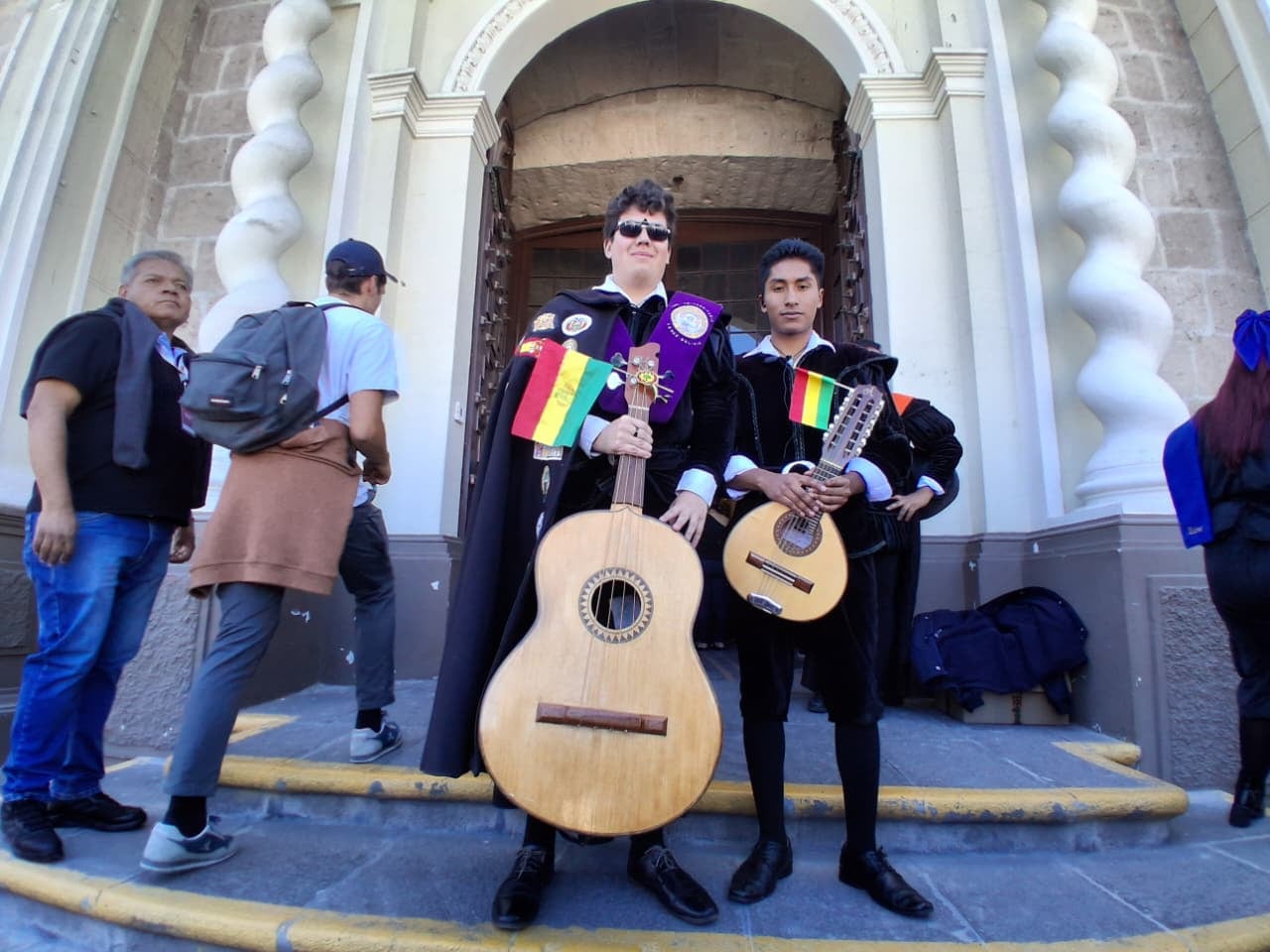 Pasacalle del XXXVI Encuentro Internacional de Tuna por el 486° Aniversario de Arequipa. (Foto: Flor Barrios/@photo.gec)