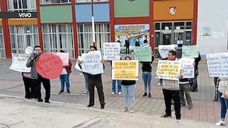 Padres protestan en el colegio Alfonso Ugarte, en San Isidro