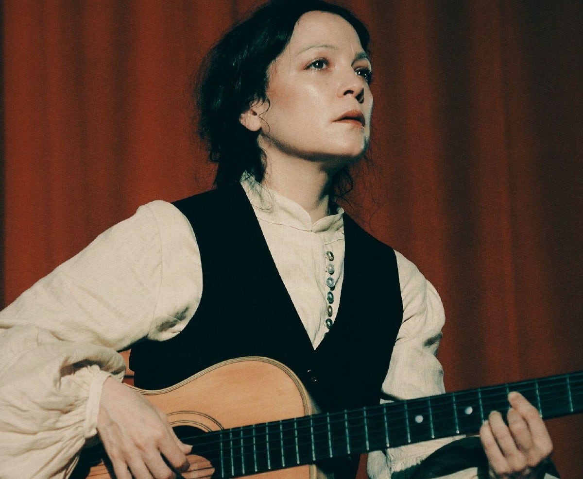 Natalia Lafourcade interrumpió su gira para prepararse para dar a luz su primer hijo. Sus presentaciones las reiniciará el próximo año.