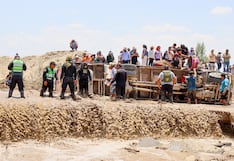 Ica: huaico hace colapsar parte de carretera y pasajeros arriesgan sus vidas cruzando a pie