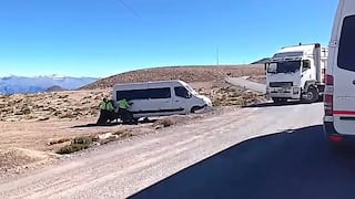 Vehículo de la ONPE que trasladaba material electoral se despista en Arequipa (VIDEO)