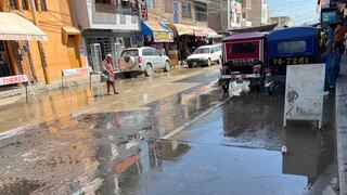 Piura: Aguas de desagüe afectan a decenas de comerciantes en Sullana