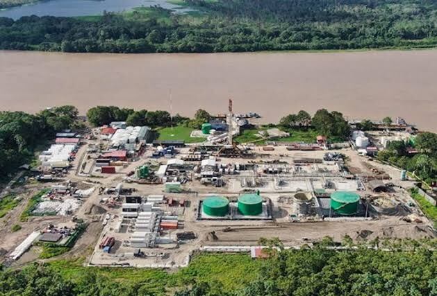 Los indígenas retienen las embarcaciones con pequeñas canoas y ataques con bombas molotov, según la empresa.