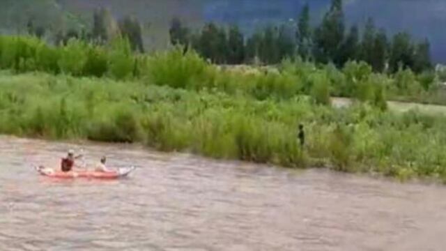 Rescatan a joven que era arrastrado por las intensas corrientes de un río en Cusco (VIDEO)