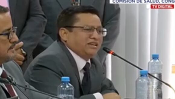 Ministro Vásquez exponiendo en comisión congresal