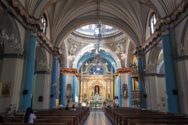Altar de la iglesia Santo Domingo conserva su belleza histórica.