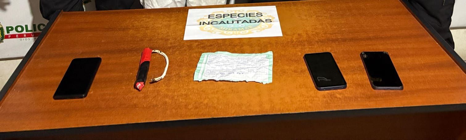 Policía los intervino en posesión de carta con amenazas y explosivo.