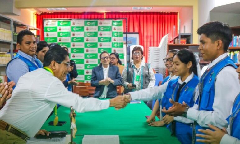 Alcalde castellano juramenta a integrantes de los Consejos Consultivos que fomentan acciones sociales y culturales.