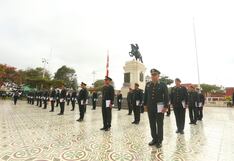 Pisco: ceremonia de izamiento del pabellón nacional y reconocimiento a 61 policías