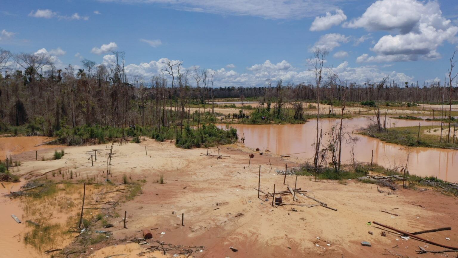 La minería en Madre de Dios está arrasando todo bosque a su paso. Foto: MINDEF