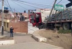 Arequipa: Tráiler cargado de cemento choca poste y deja sin energía eléctrica a Mollendo