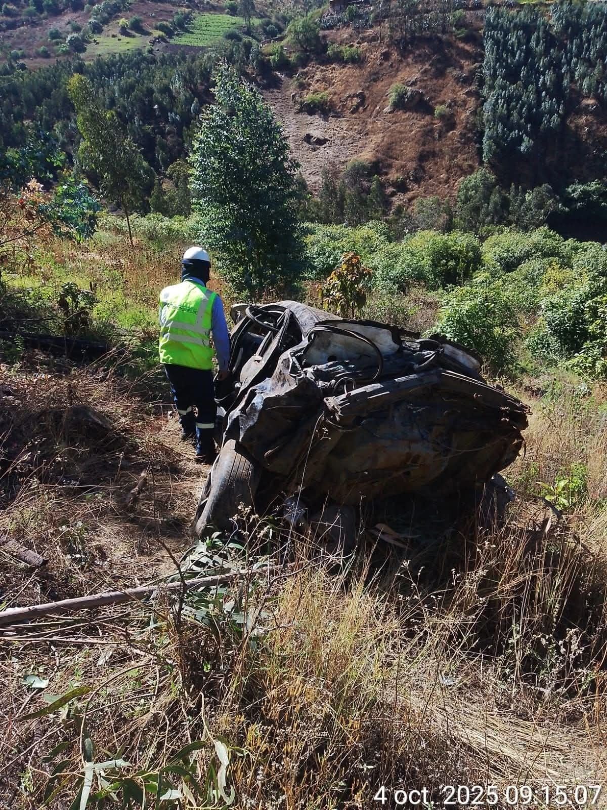 Cuatro personas perdieron la vida.Entre las víctimas se encuentran una profesora y su hija de 16 años, así como una docente del caserío de Cayanchal. Todas viajaban como pasajeras y el conductor del vehículo también falleció de manera instantánea. Accidente, además, dejó un enfermero herido, quien fue trasladado al hospital Regional.
