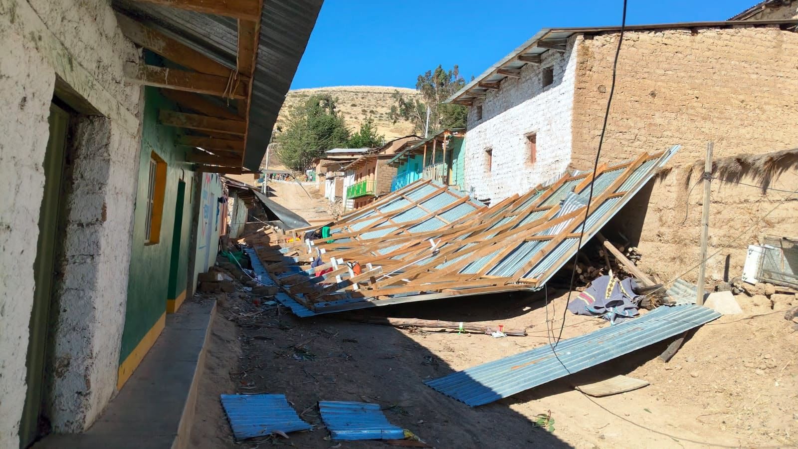 Chincha: fuertes vientos causan colapso de techos en viviendas de San Pedro de Huacarpana