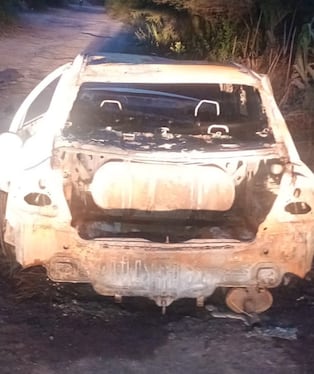 Automóvil quedó totalmente inservible.