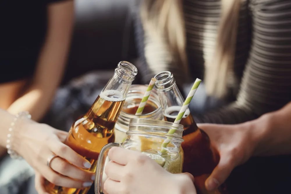 La prevención del consumo de alcohol y drogas en adolescentes debe centrarse en la comunicación abierta, el fortalecimiento emocional y la educación temprana, según especialistas en salud mental.