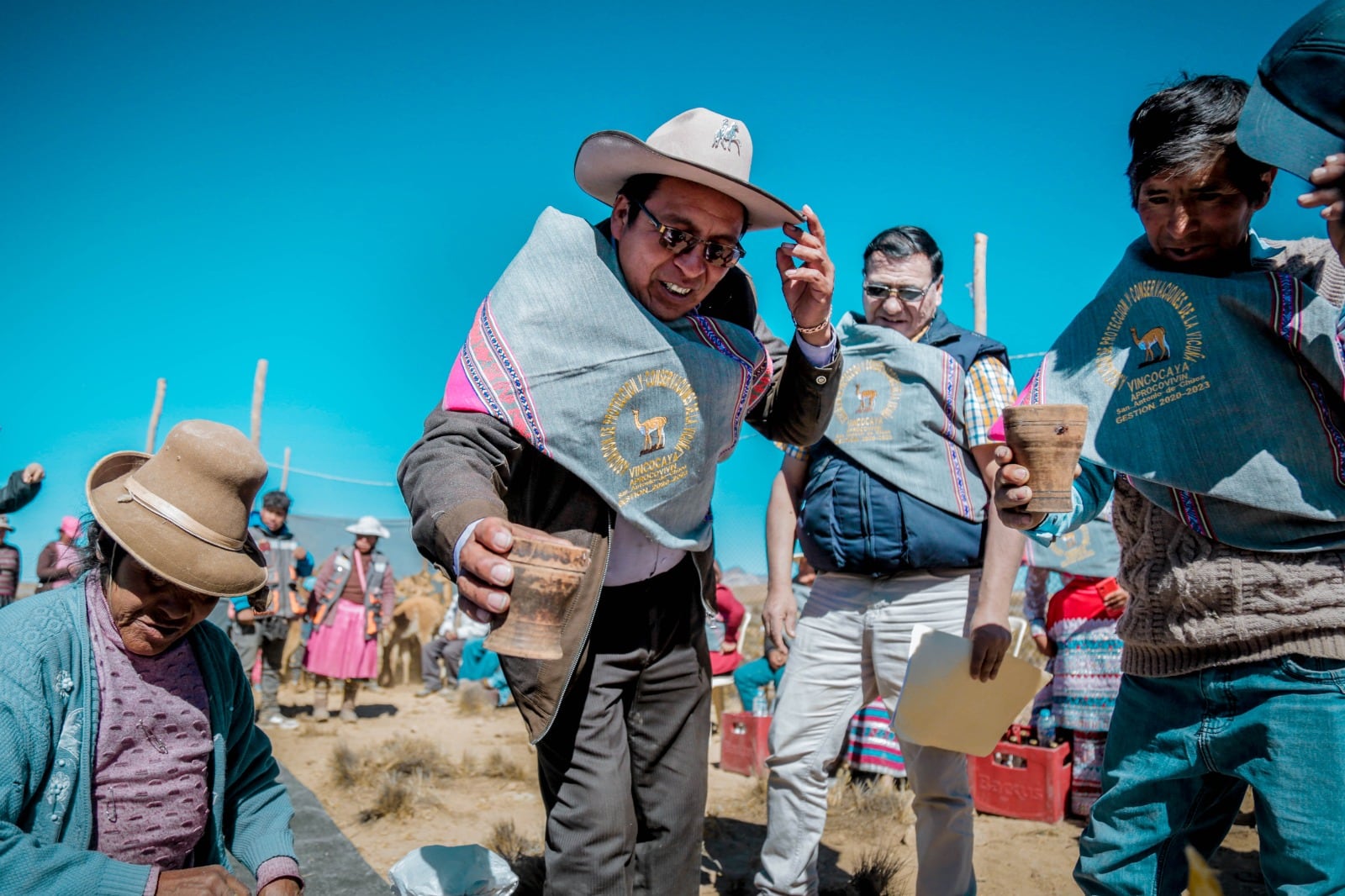 La ceremonia ancestral termina con el pago a la tierra. (Foto: Difusión)