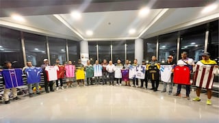 19 clubes deportivos de Pisco reciben indumentaria para disputar la Segunda División