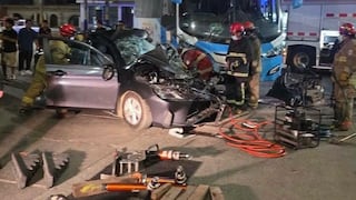Trujillo: Chofer de un auto muere tras chocar contra un ómnibus