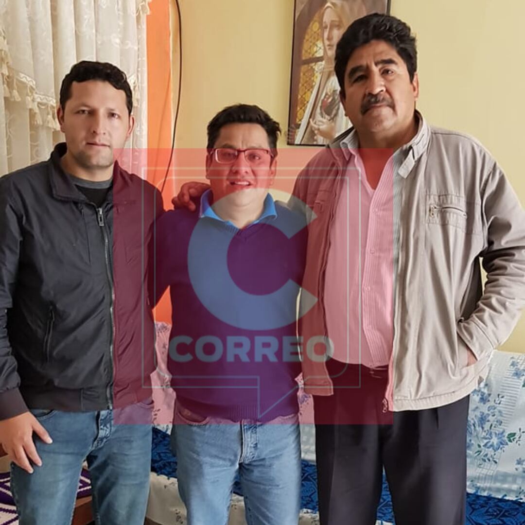 César Vásquez junto a José Nenil Medina, a quien califica como "amigo".