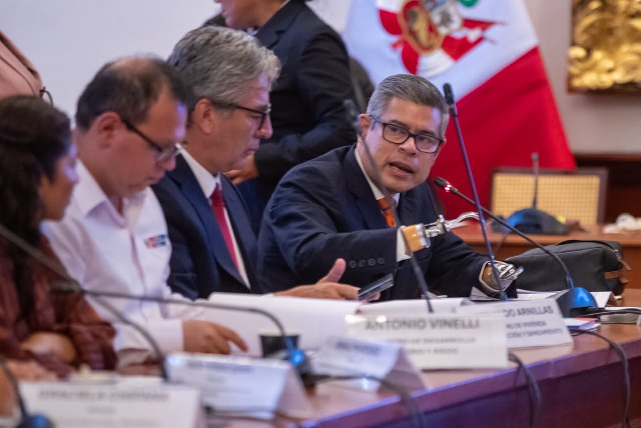 El jefe del Gabinete Ministerial se encuentra en el Palacio Legislativo junto a otros integrantes del Ejecutivo para sustentar la solicitud impulsada por el Gobierno de Keiko Fujimori, en una sesión que se desarrolla esta tarde. (Foto: Fernando Sangama / @photo.gec)