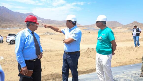 El alcalde de la Municipalidad Provincial de Trujillo, Mario Reyna, inspeccionó avances del componente de disposición final de residuos sólidos.