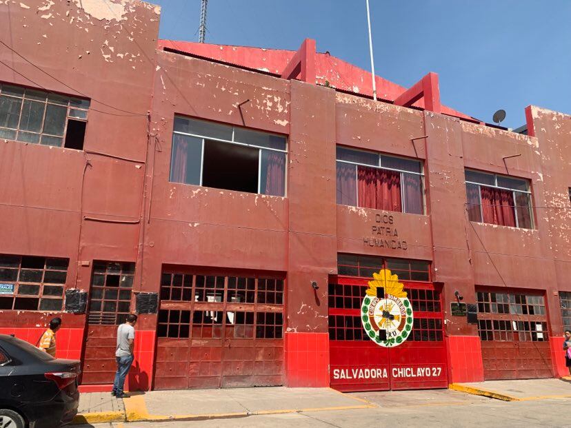Compañía de bomberos requiere de cuerdas y mangueras.