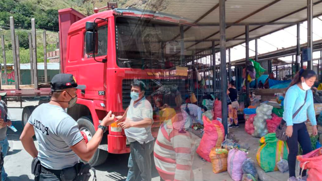 Paro de transportistas se radicaliza en Huánuco