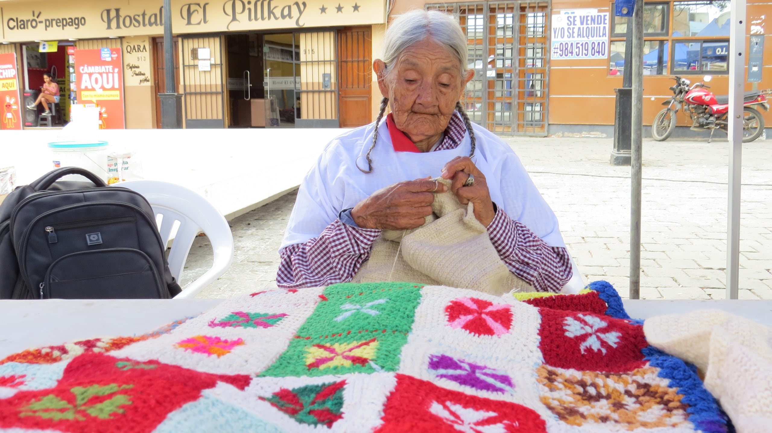 Programa del Midis realizó la primera edición de la feria Saberes que Emprenden.