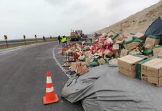 Chincha: tráiler con cargamento de vino sufre accidente y personas se roban los productos
