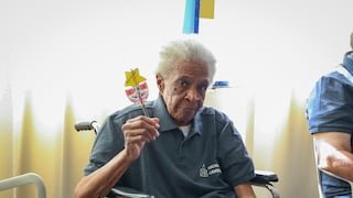 A los 94 años, residente del Hogar Canevaro vuelve a clases para cumplir su sueño