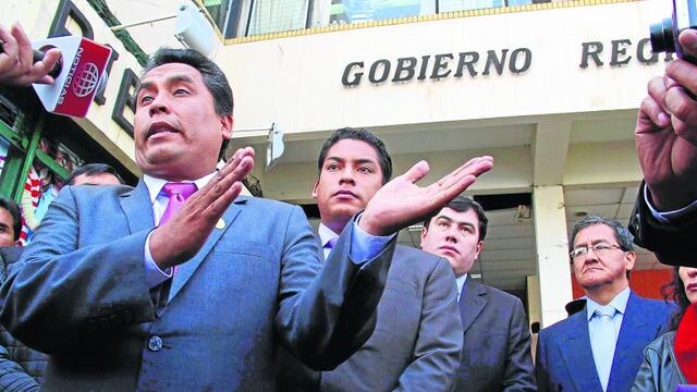 Presidente regional de Junín  atiende en la calle