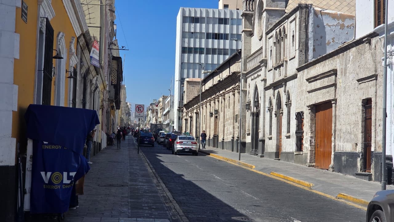 Tercera cuadra de la calle Palacio Viejo, en Arequipa. (Foto: Yunsu Pariapaza/@photo.gec)