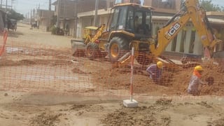 Piura: Rotura de una red inunda de agua una avenida en Sullana