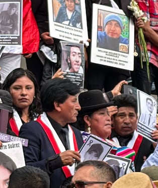 Diputada por Tacna se retiró antes del mensaje a la nación de la presidenta Keiko Fujimori. (Foto: Difusión)