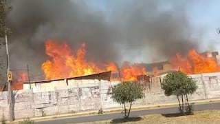 Arequipa: Se registra gran incendio en el Sindicato Único de Docentes de la UNSA (VIDEO)