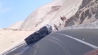 Arequipa: Conductor herido tras despiste de tráiler en la vía costanera a Quilca