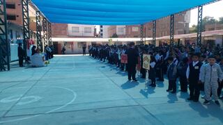 Arequipa: Estudiantes del colegio Divino Corazón de Jesús inician un año escolar más en aulas prefabricadas (VIDEO)
