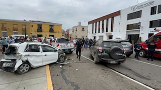 Cuádruple choque deja dos personas heridas en pleno Centro Histórico de Trujillo (VIDEO)