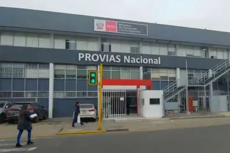 Provías: Contratos fraccionados y sobrecostosos beneficiarían a empresas con vínculos familiares