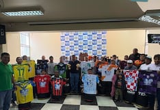 Ica: equipos de segunda división de Salas reciben uniformes para campeonato local