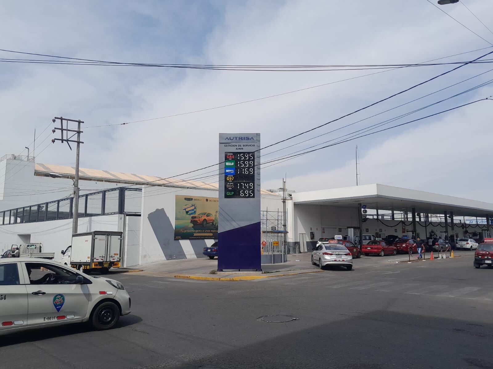 Estaciones de servicio ofertan combustibles de acuerdo a la zona (Foto: GEC)