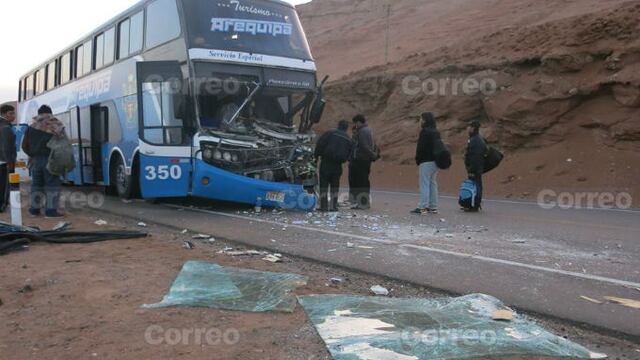 Bus colisiona contra camión en la ruta Arequipa - Moquegua - Tacna