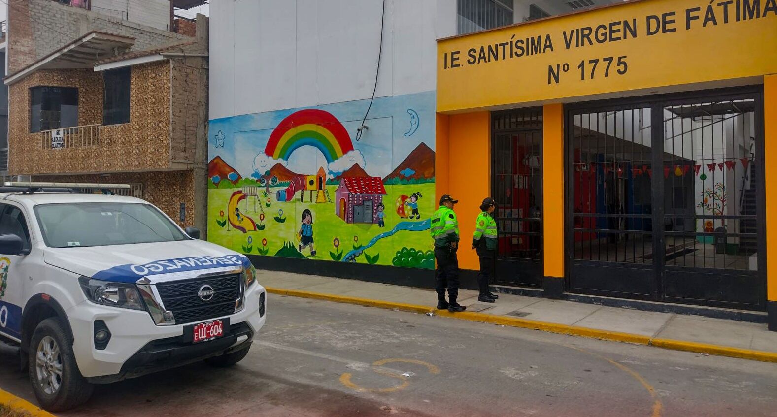 Le dan la tranquilidad a los padres de familia y docentes que ven con mucha preocupación que la delincuencia no tiene reparos en detonar dinamita en las puertas de los colegios en pleno horario de clase.
