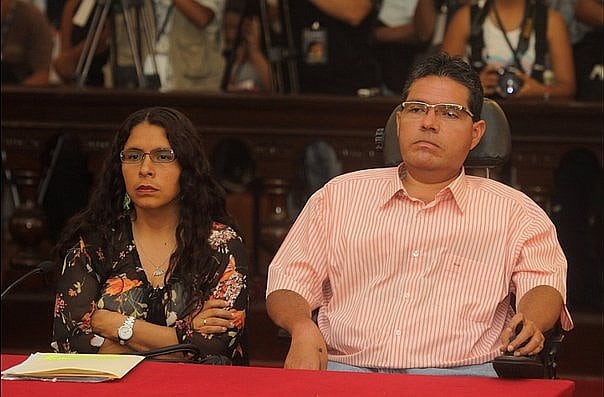 Excongresita Michael Urtecho y esposa, Claudia González, durante el juicio que culminó definitivamente ayer, 8 de noviembre de 2024.