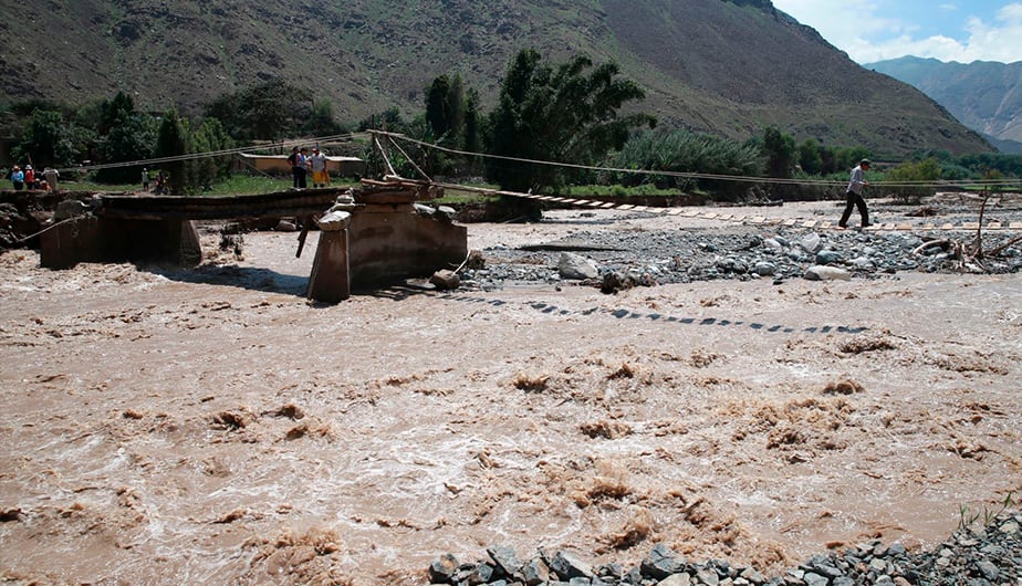 El Niño Costero genera lluvias, en consecuencia, provoca inundaciones, sobre todo en zonas donde no se han realizado obras de prevención. (Foto: EFE)