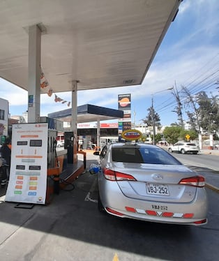 Precio del combustible en los grifos de Arequipa. (Foto: GEC)
